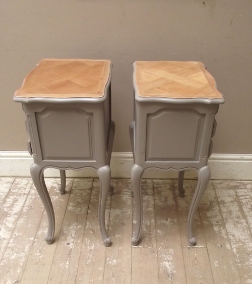 A2872 Pair Stylish French Bedside Tables